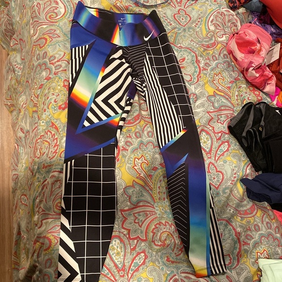 Nike dri-fit size medium workout legging - Picture 2 of 8